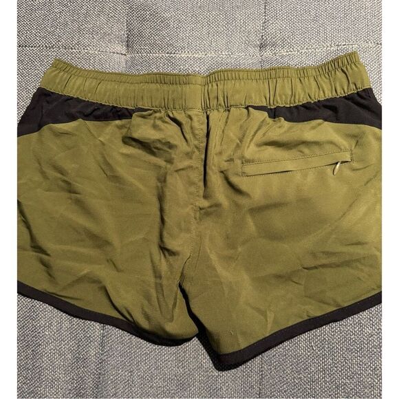 Flag nor Fail NWT Quick Dry DWR Apex Shorts in Olive Green/Black Size Small - Picture 4 of 4